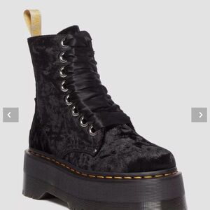 Dr. Martens Vegan Jadon Max Boot Crushed Velvet